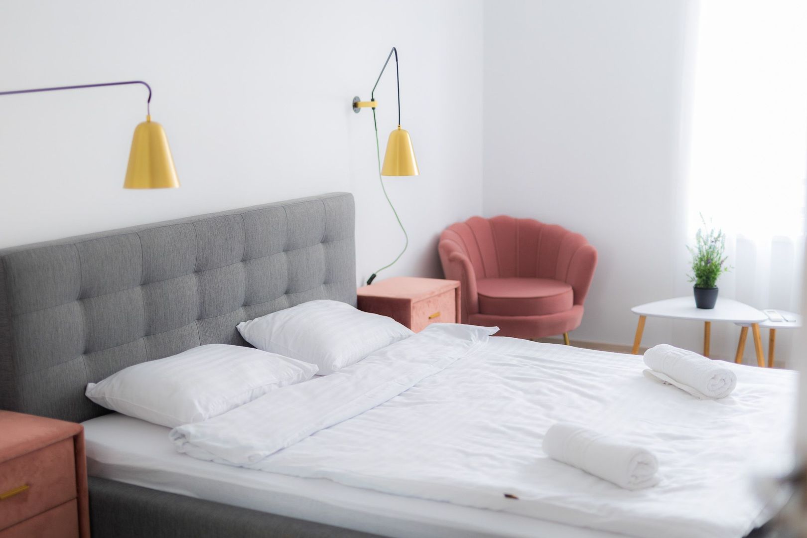 Apartament 3 camere, ultracentral, Oradea. 250 000 E + TVA. Comision 0 - Poză 19