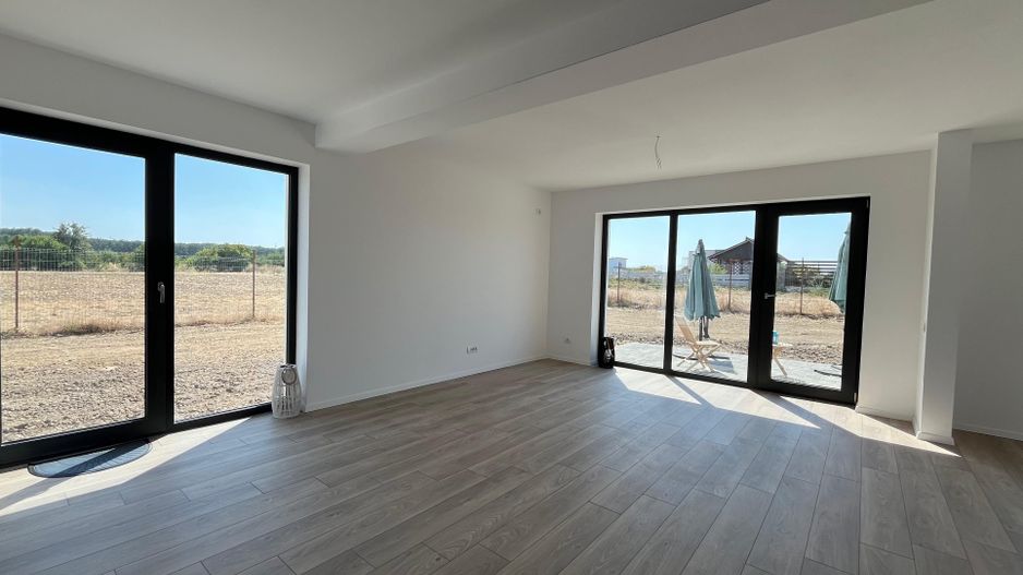 Vila spatioasa langa padure TVA 0%, teren 700mp, DN1, A3, A0 - Poză 11