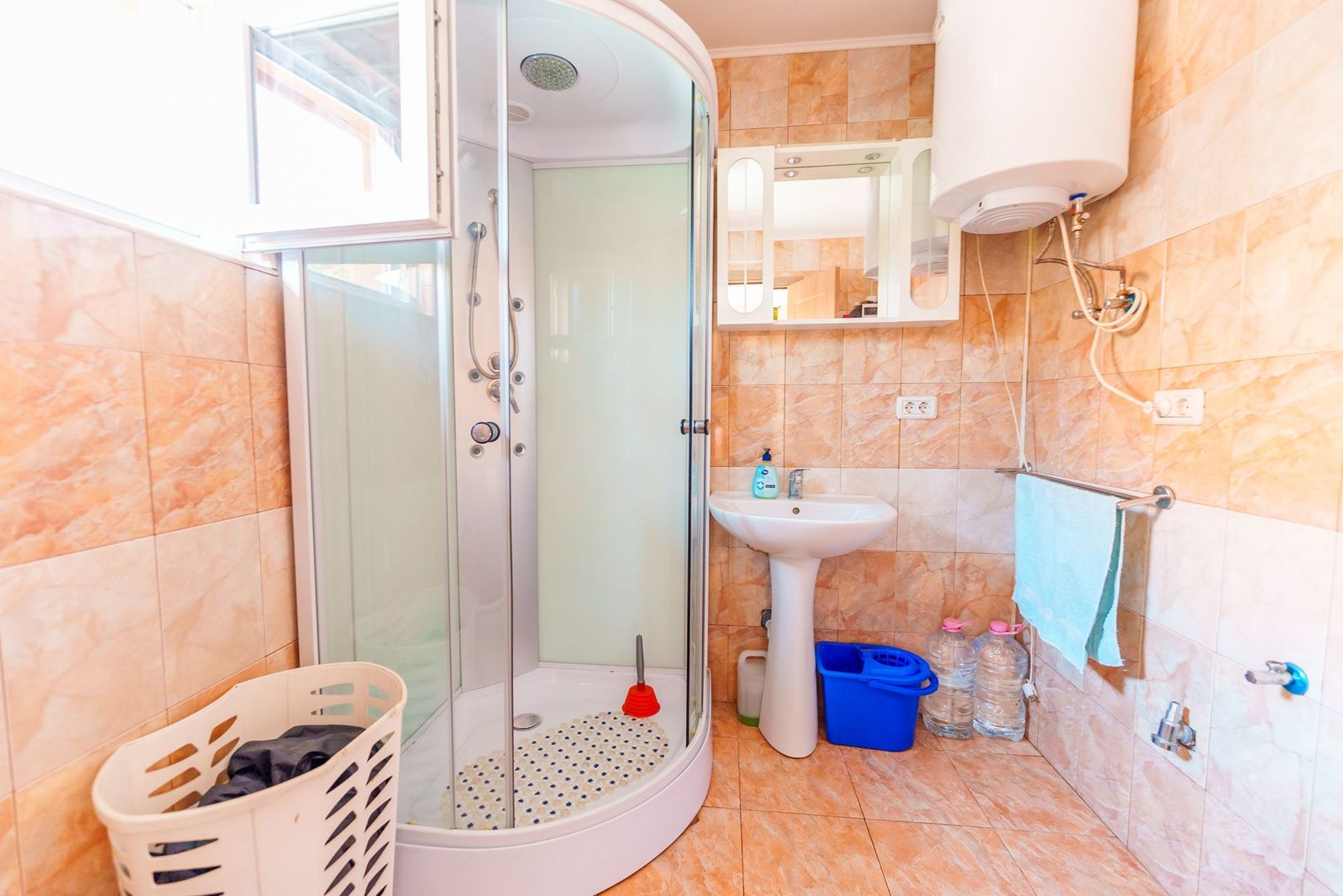 Casă spațioasă la sol în Macea - Poză 29