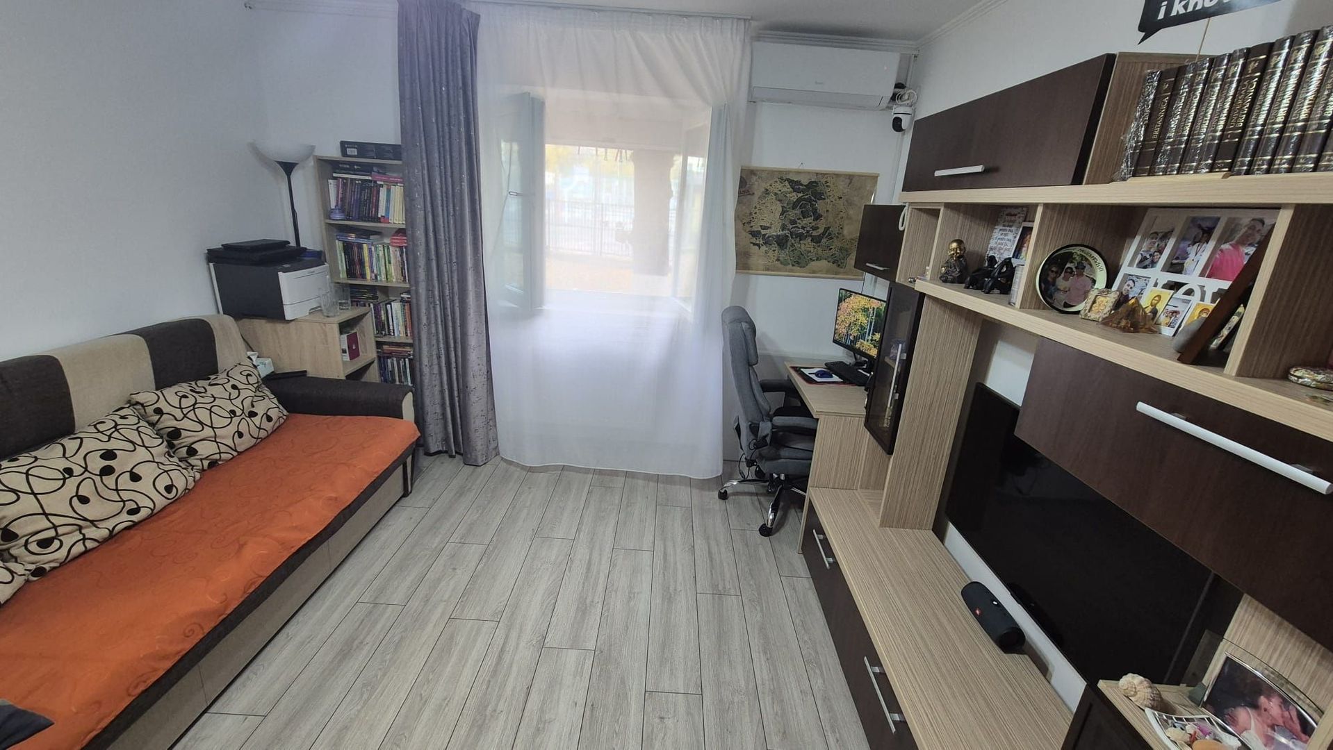 2 Camere Piata Resita cu Loc de parcare - Poză 3