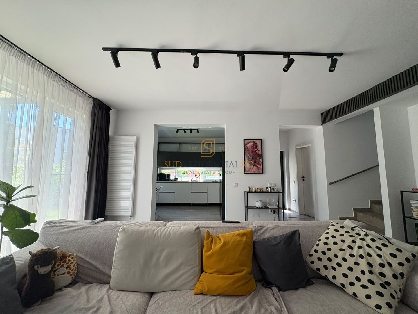 Duplex modern cu 4 camere, curte amenajata, com.Berceni - Poză 10