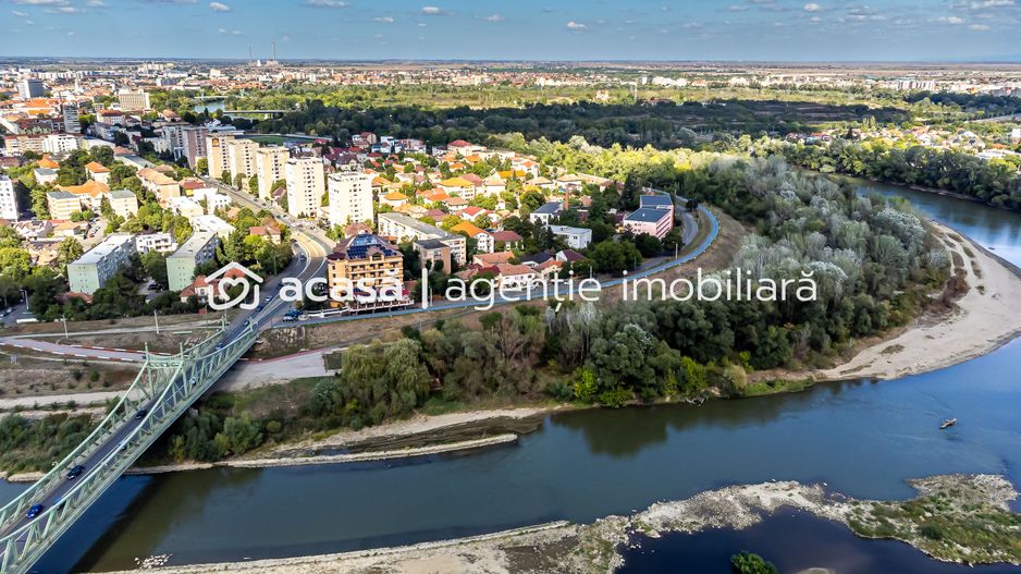 Proprietate rară pe Malul Mureșului confort, intimitate și spațiu - Poză 2