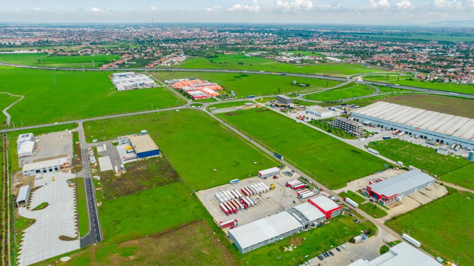 Parcare tiruri și spațiu de birouri - Poză 12