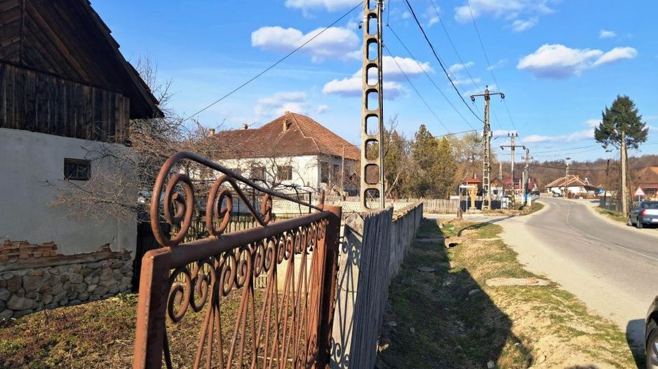 Casă și teren de vânzare Polovragi - Racovița - Poză 12