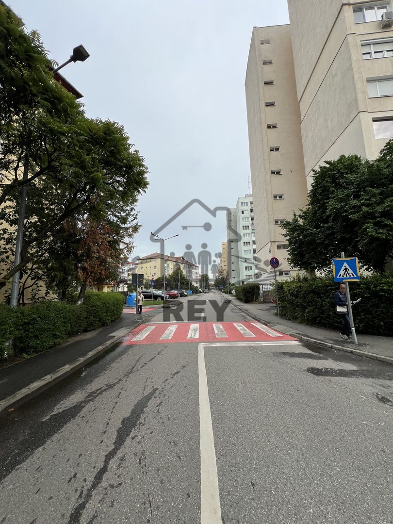 Ap 2 camere semidecomandat zona Bd. Mihai Viteazu/DE RENOVAT - Poză 9