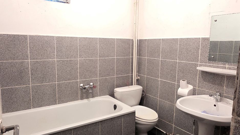 Apartament cu 2 camere, parter, ideal spatiu comercial, VASLUI - zona PROCOPIU; - Poză 6