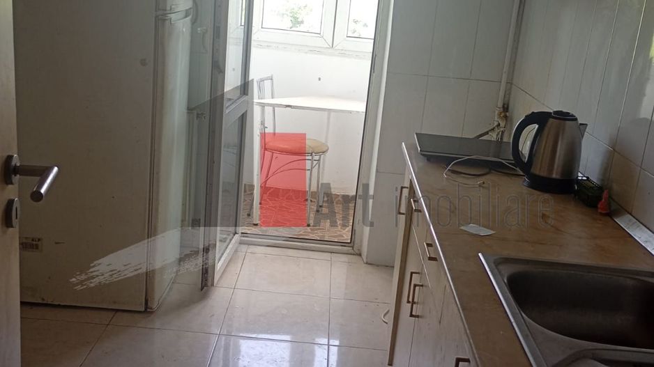 Apartament 2 camere,2 balcoane bdul Basarabia - Poză 4