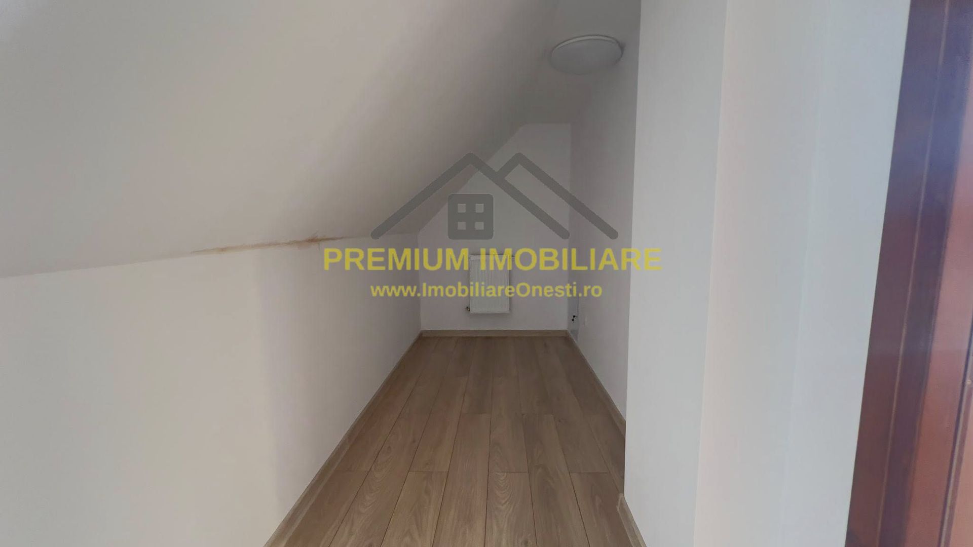 Casa de vanzare la 13 km de Onesti - Poză 15