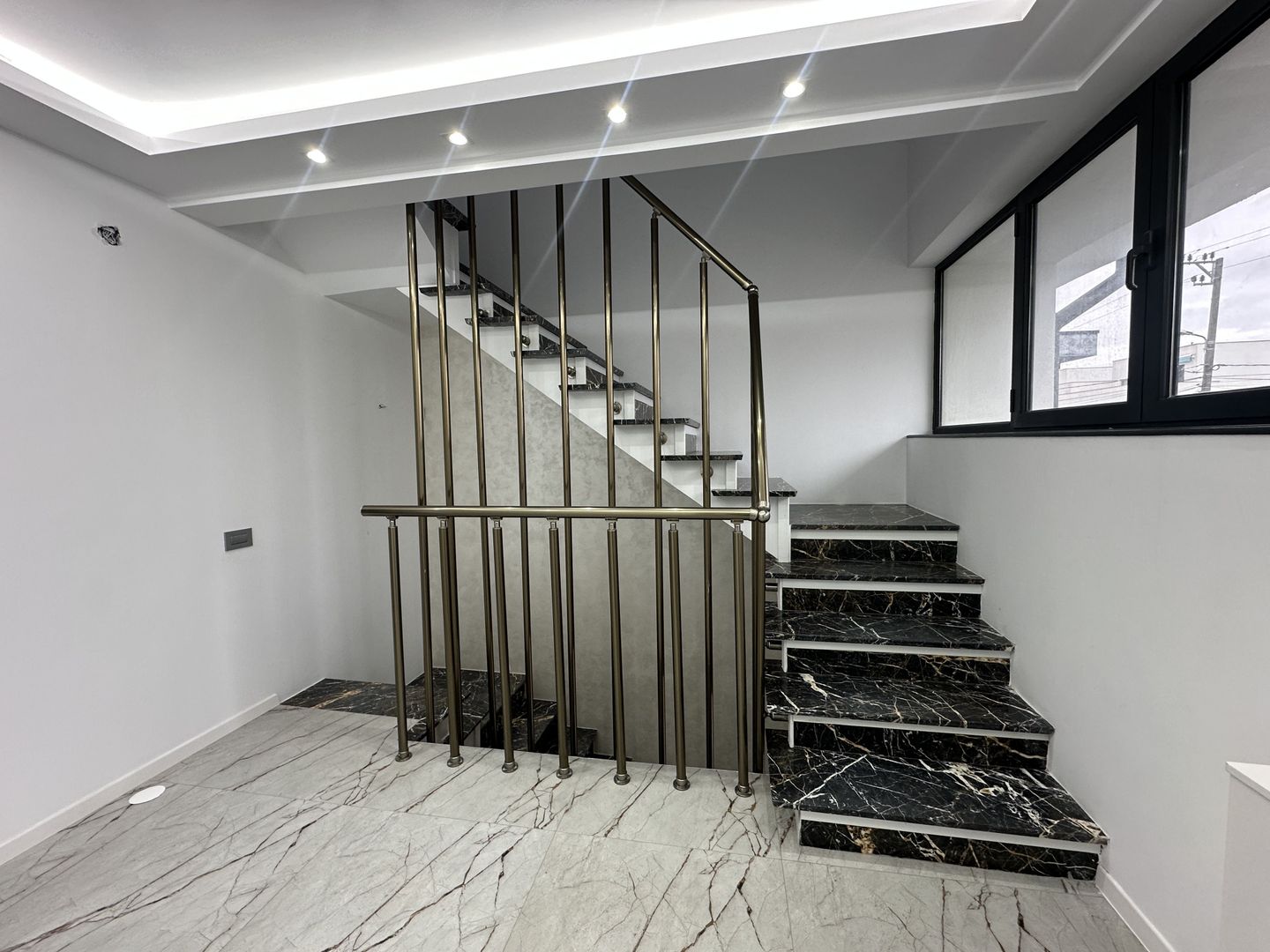 VIla S+P+1+M | Teren de 1000mp | Lift Interior | Finisata Complet - Poză 24