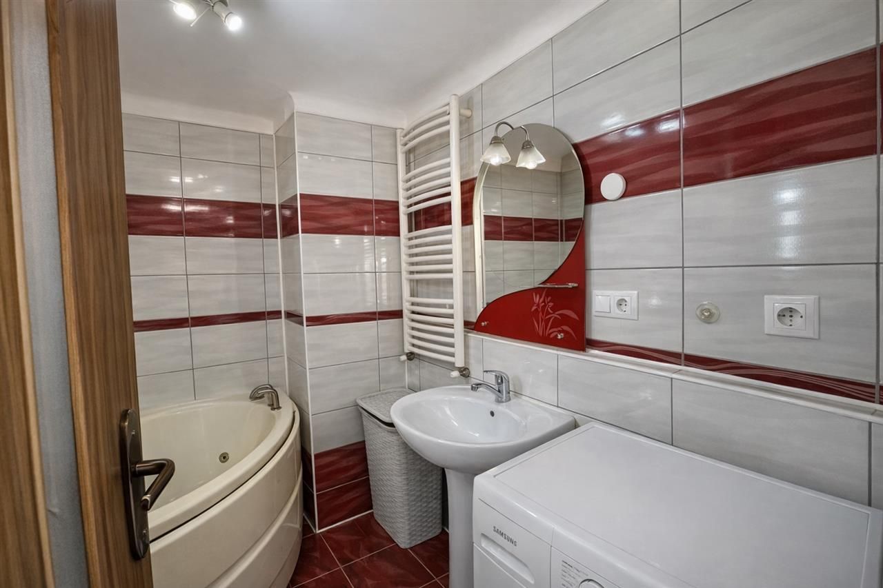 Casa eleganta, curte amenajata, garaj, Brancovenesti, Mures - Poză 6