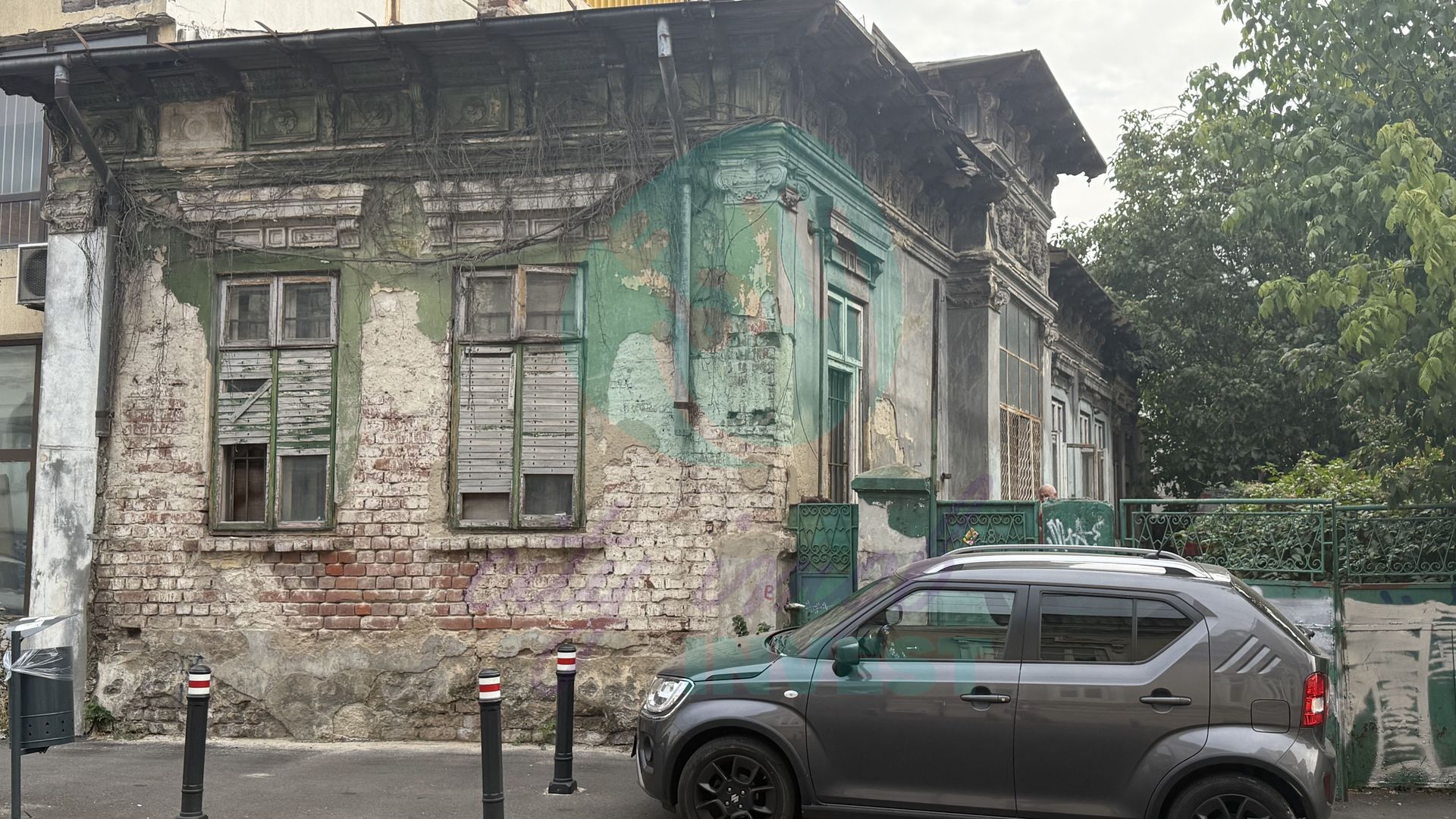 Casa cu teren total 248 mp pe Matei Voievod - Poză 1