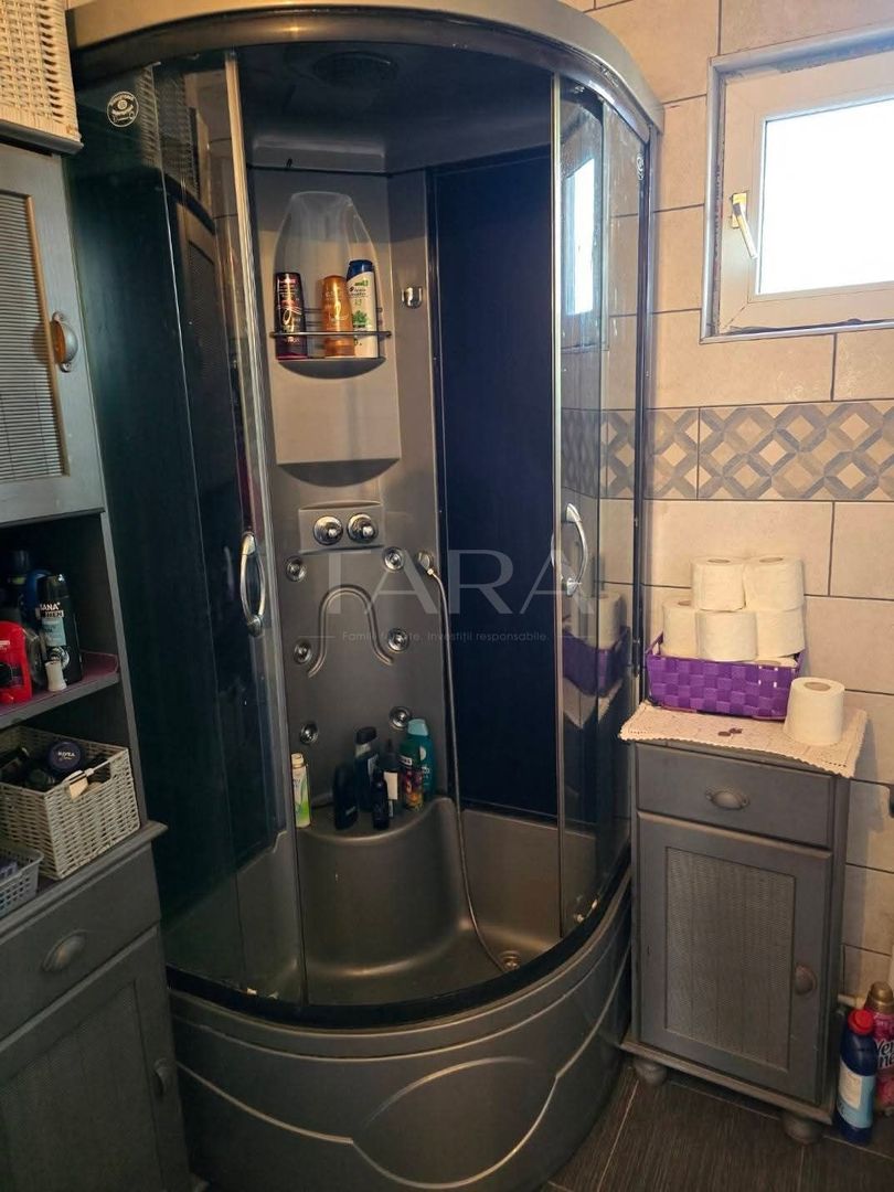 Casă spațioasă, 556 mp teren – Câmpenești, mobilată și utilată - Poză 5