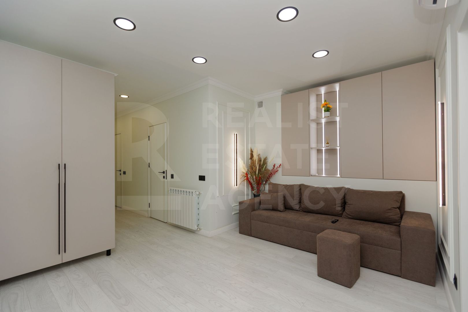 Vânzare, apartament, 2 dormitoare, str. Ion Buzdugan, Buiucani - Poză 1