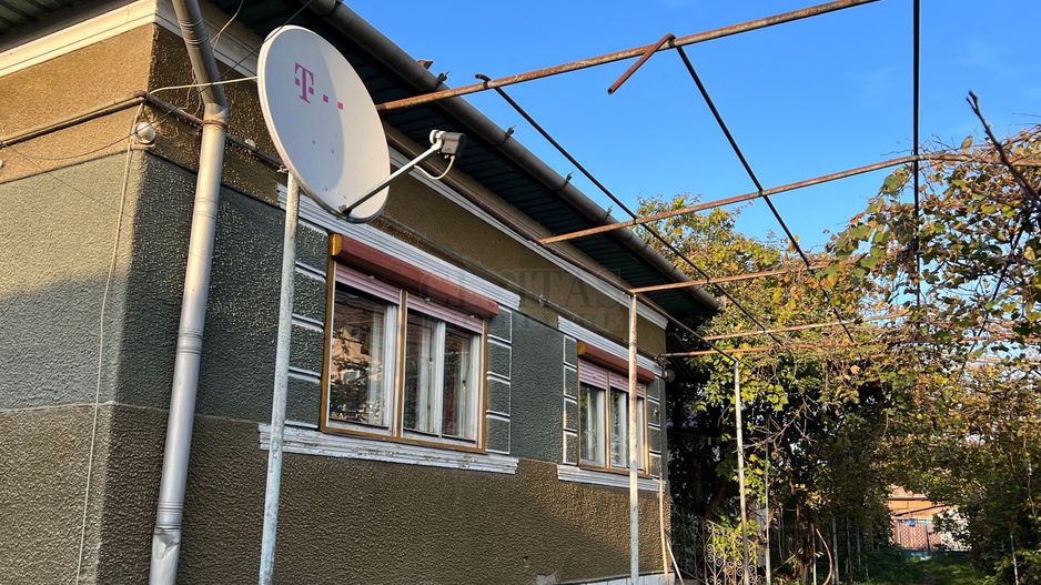 0 COMISION! Casa cu teren de vanzare in Apahida, zona centrala - Poză 1