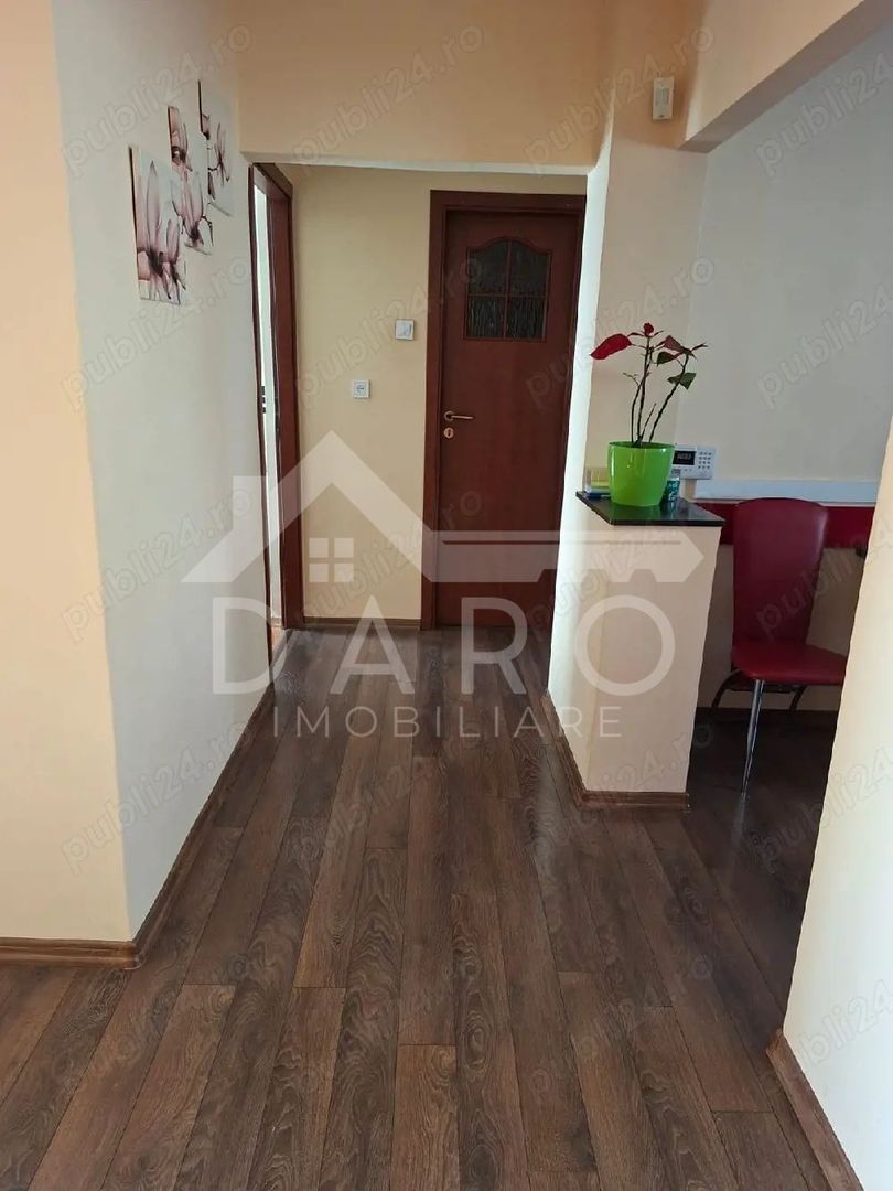 Vand apartament cu 3 camere in Tudor,strada Livezeni. - Poză 3