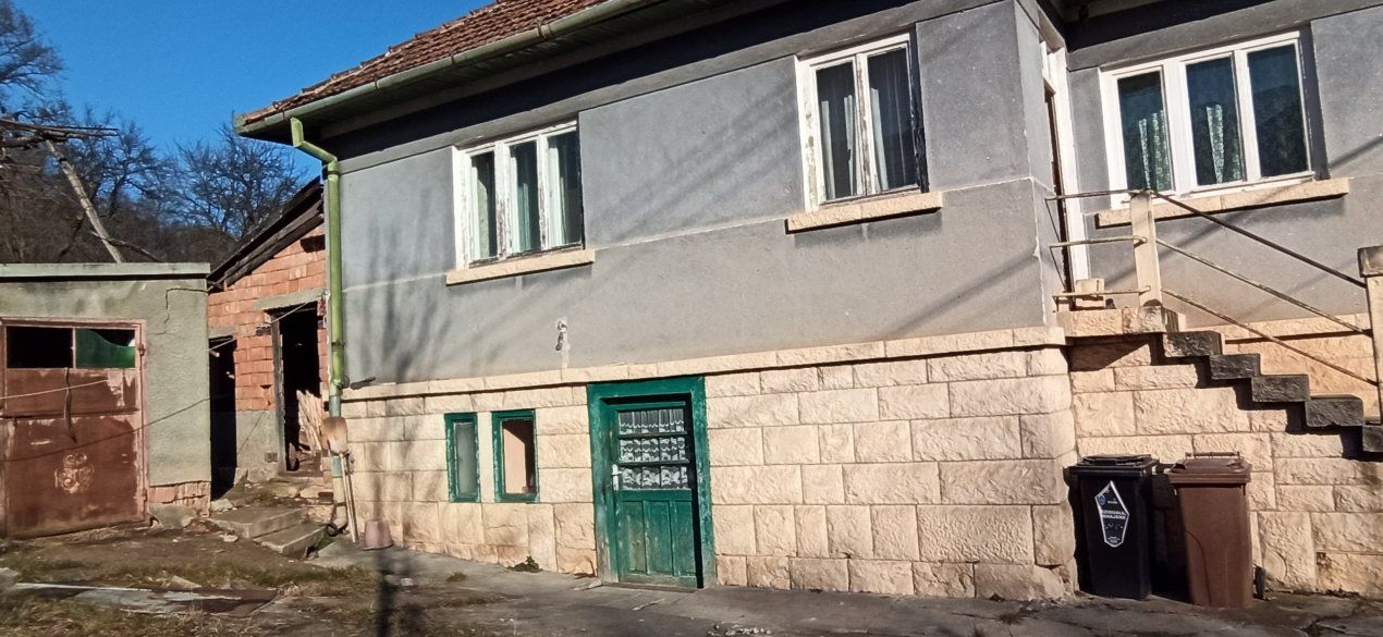 Casa cu teren generos | front 24.5 m - Poză 4