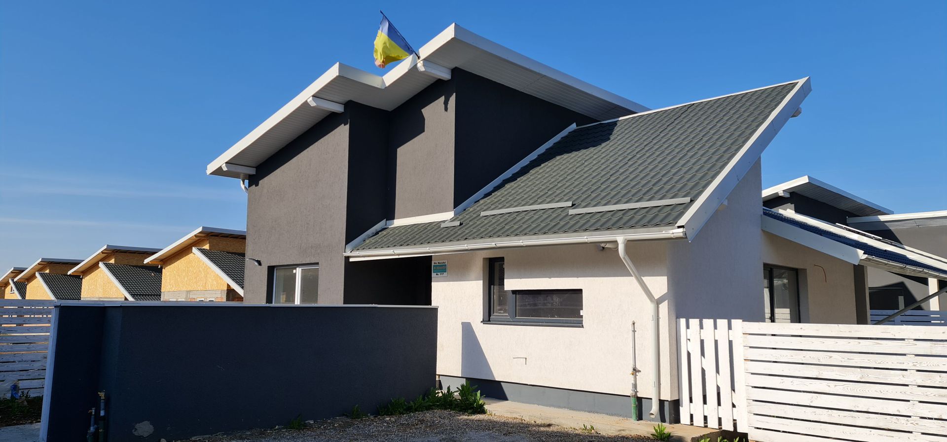 Casa finalizata si intabulata 3 camere Cartier Izvor Tarlungeni Brasov - Poză 1