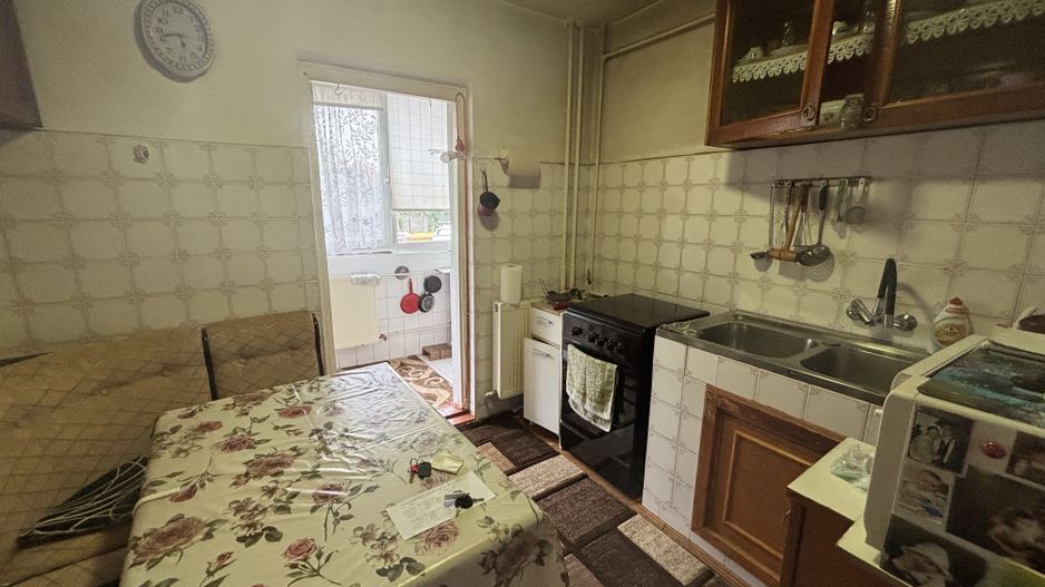 Decomandat la parter in Girocului - Poză 11