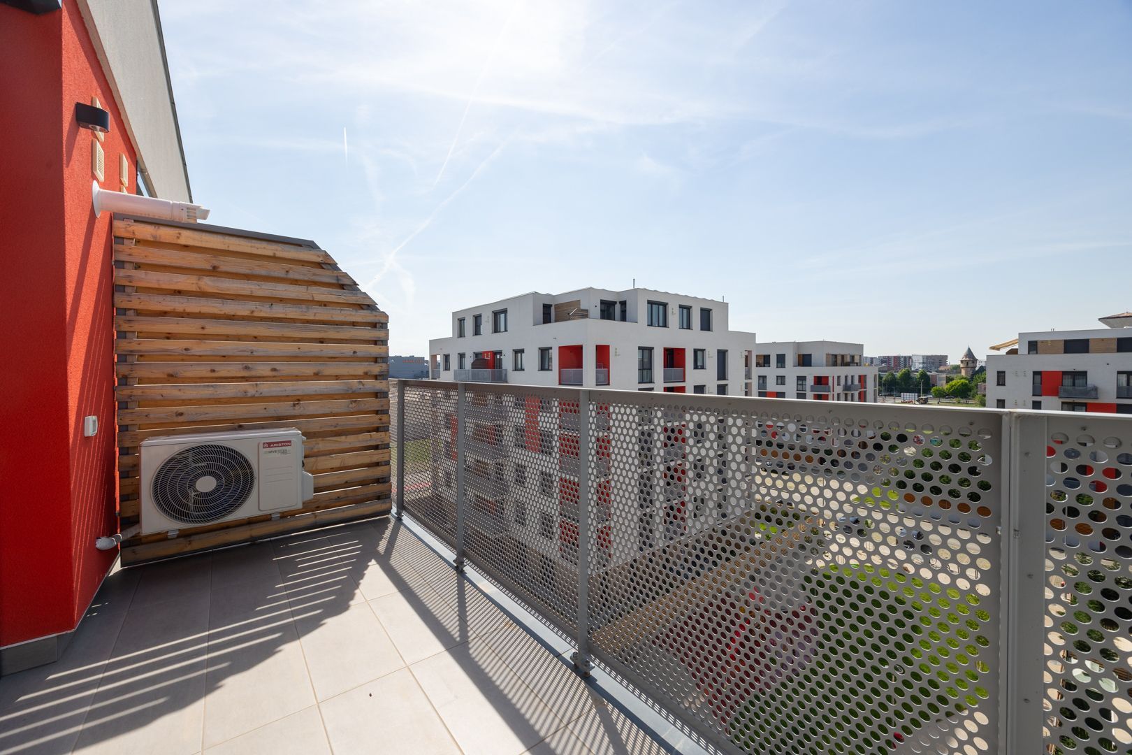 Unic pe piata Apartament ARED cu 3 camere si 2 bai la cheie Comision 0 - Poză 2