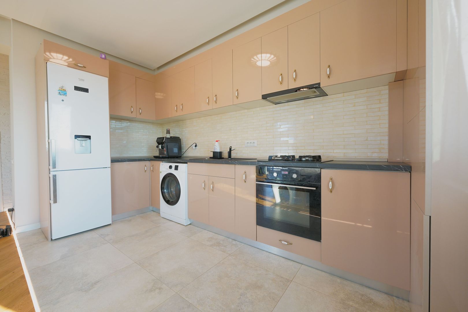 2 Camere + 2 Locuri de Parcare, Otopeni central, 400m DN - Poză 4