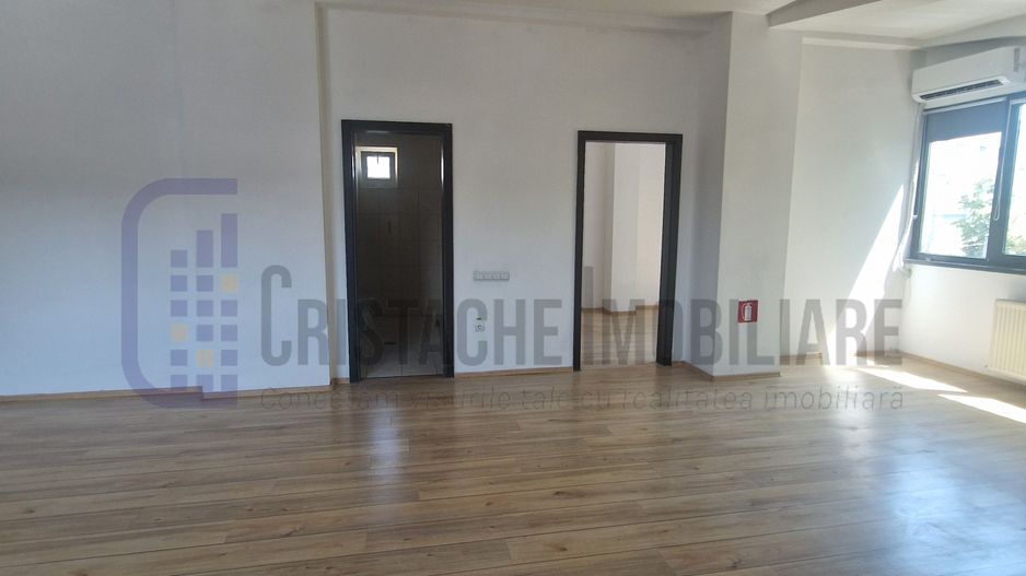 Vila P+3, suprafata utila 345 mp, aflata la 10 min. de P-ta Victoriei - Poză 5