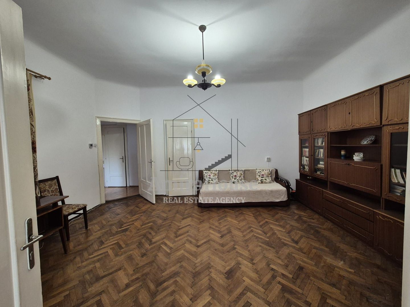 0% Cumparare Casa cu 3 camere in zona Ultracentrala 3 min de Parcul Central - Poză 2