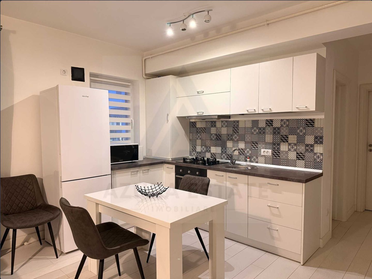 Apartament premium 2 camere 50 mp utili parcare privata D-na Stanca - Poză 3