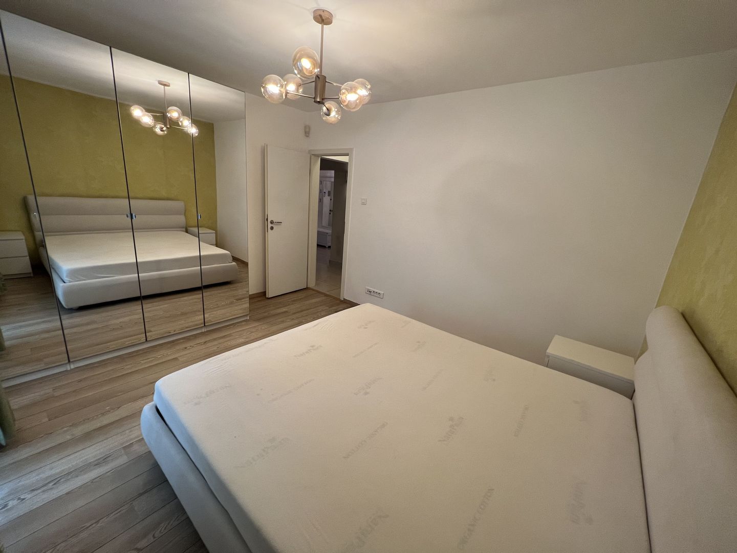 Apartament Lux 4 camere metrou loc parcare - Poză 10