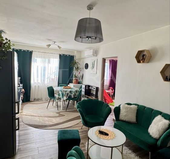 Apartament cu 3 camere decomandate, Baciu, zona Petrom - Poză 1