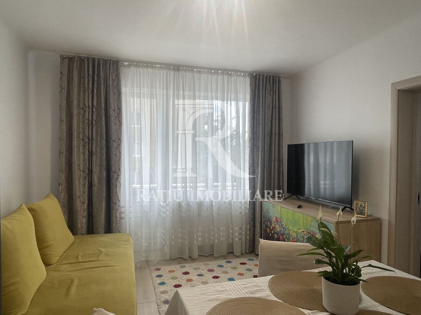 Apartament cu 3 camere | Etaj intermediar | Decebal | Oradea - Poză 1