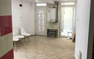 CASA cu 2 imobile în zona centrala - Poză 1