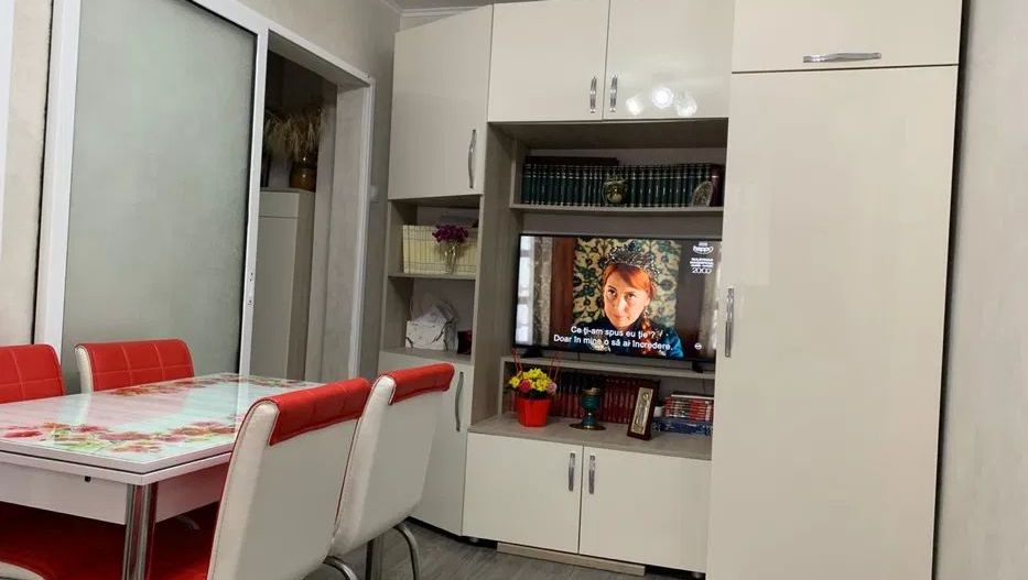 2 camere,  semidecomandat, etaj 1, Micro 40 - Poză 1