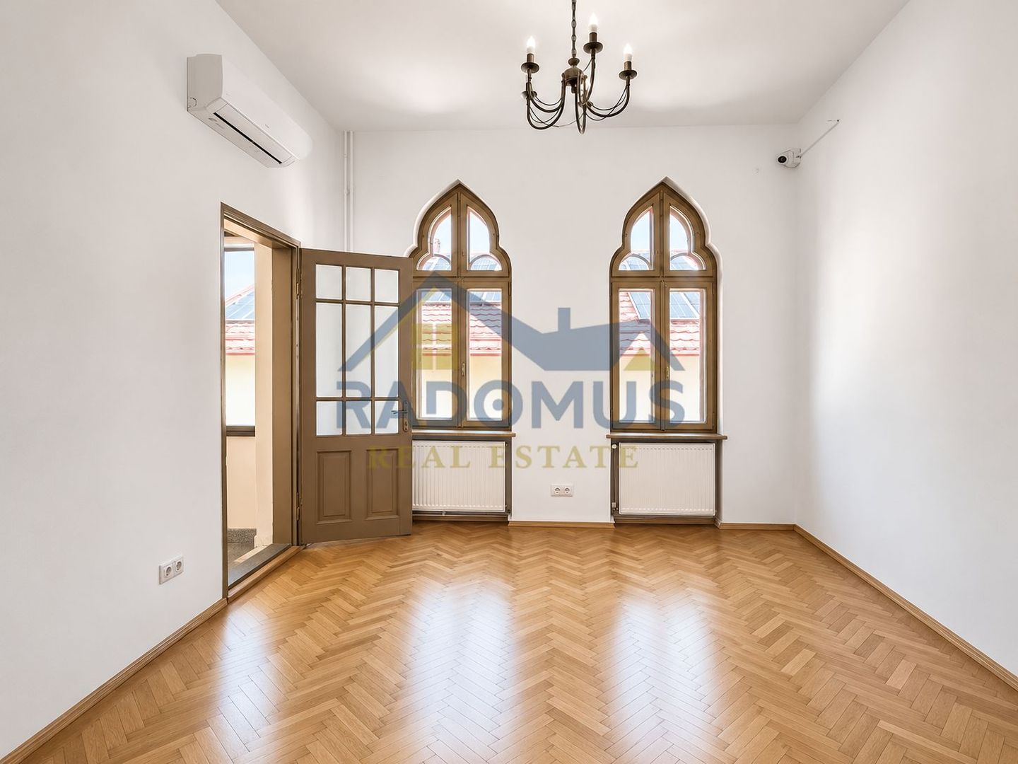Spațiu Comercial | Centru | 3 Camere | 100 mp | Etaj 500/ Mansarda 400 - Poză 3