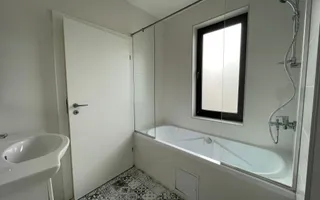 Casă / Vilă cu 4 camere de închiriat - Dezmir - Poză 12