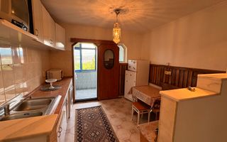 Apartament 2 camere decomandat cu balcon și pivniță în Vasile Aaron - Poză 2