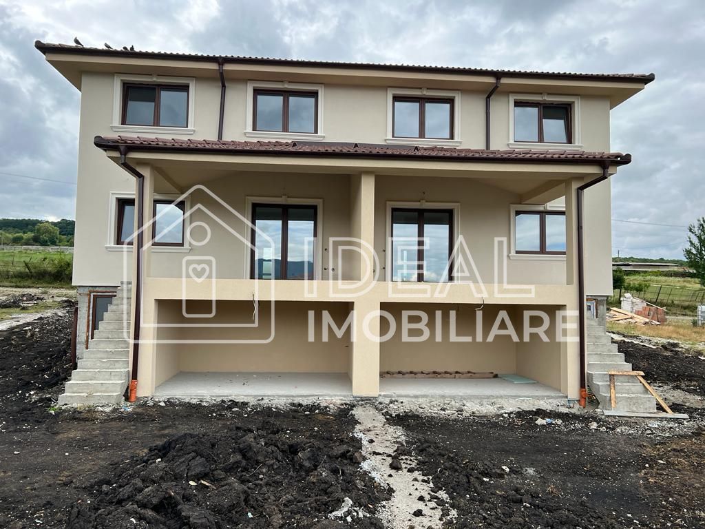Casa Tip Duplex cu 4 camere si 366 mp teren, in Cisandie - Poză 3