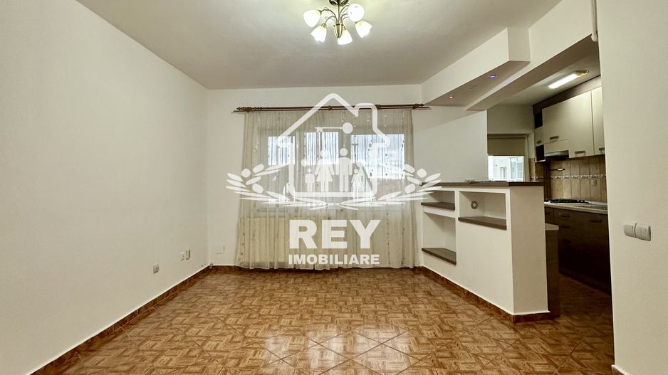 Apartament 4 camere cu garaj zona Strand- V.Aurie - Poză 2