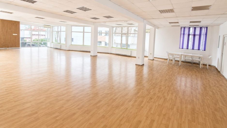 Inchiriere spatiu comercial-sala diverse Centru Pitesti - Poză 1