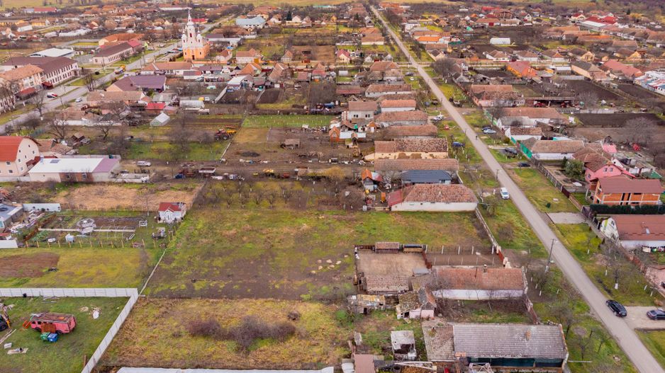 Casă bătrânească cu teren în Felnac - Poză 12