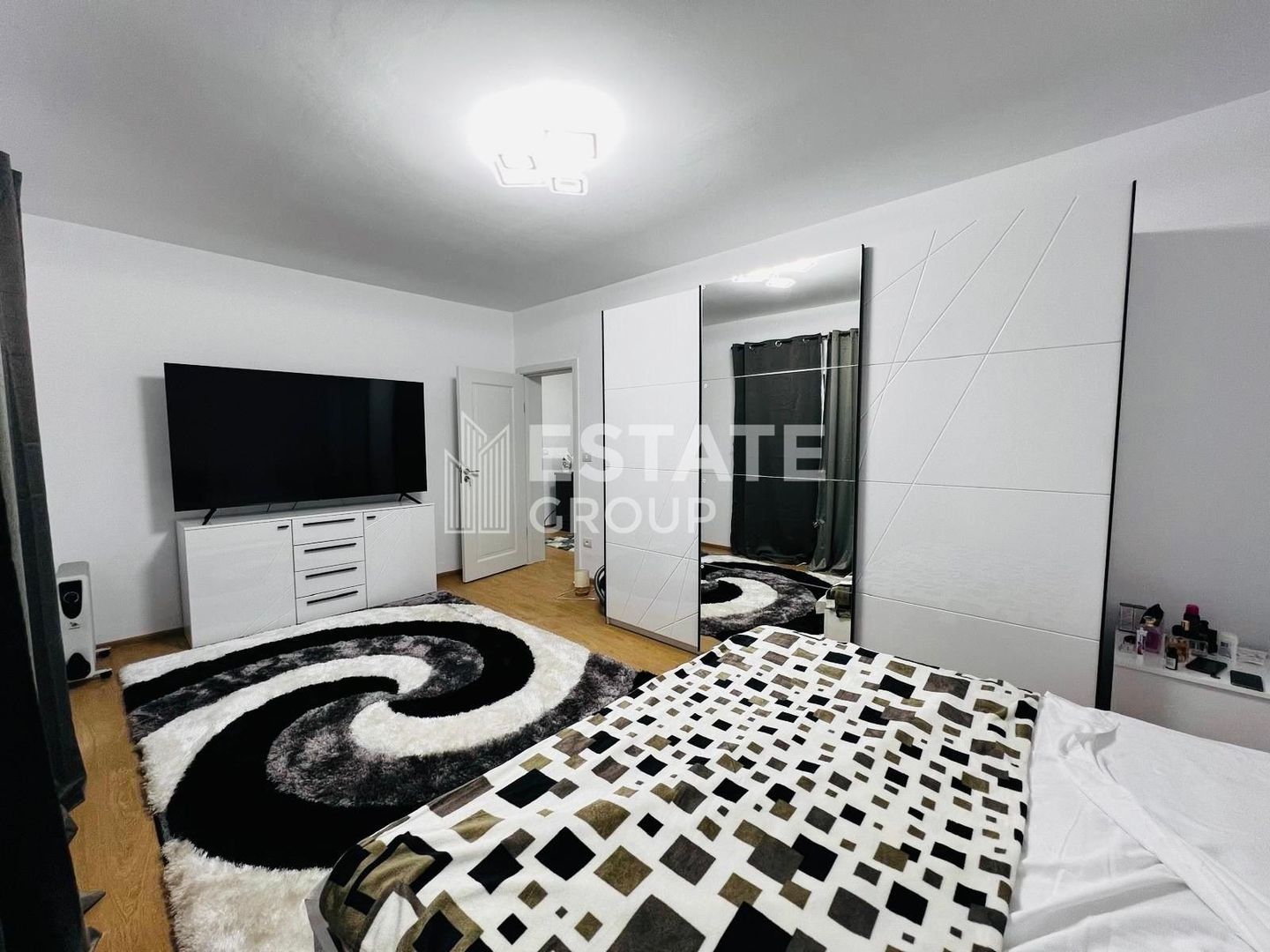 Apartament cu 3 camere in Giroc complet mobilat si utilat - Poză 3