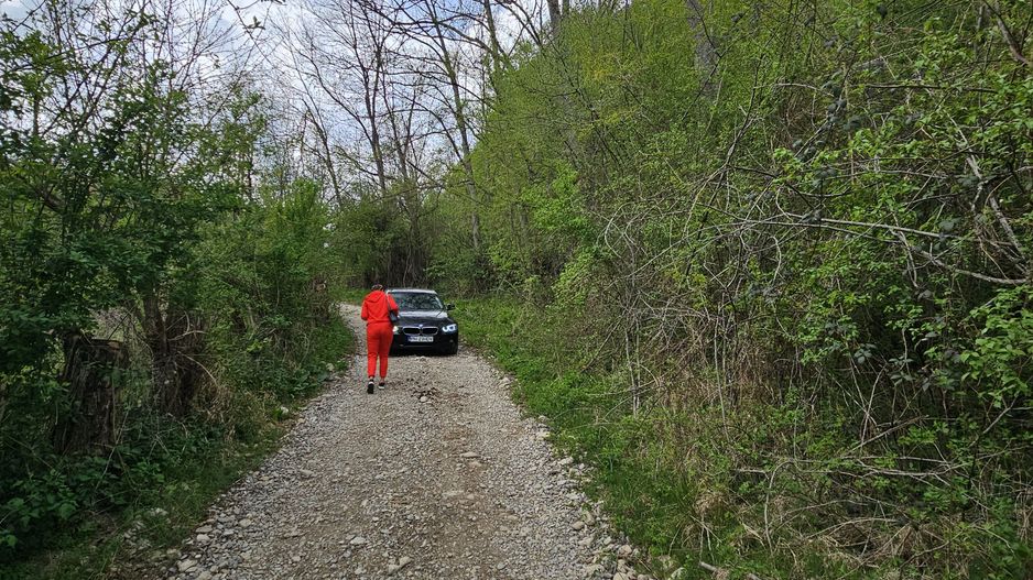 Teren intravilan 1454 mp la marginea padurii zona locuita de case! - Poză 16