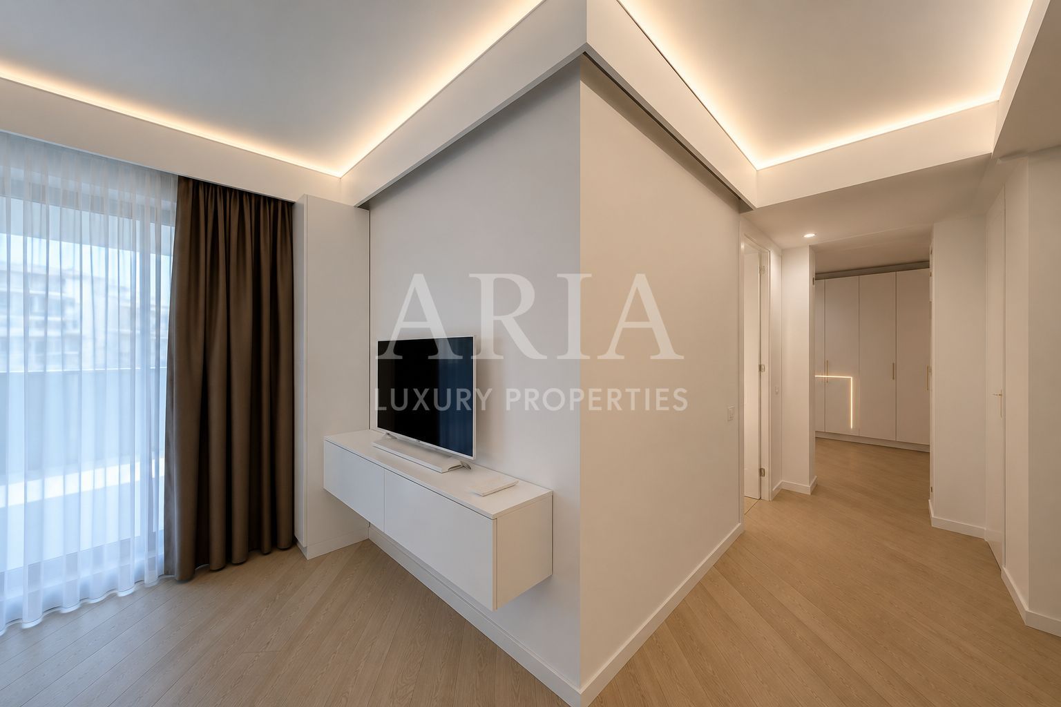 Cortina North | Design Apartment/POOL/SPA/GYM - Poză 3