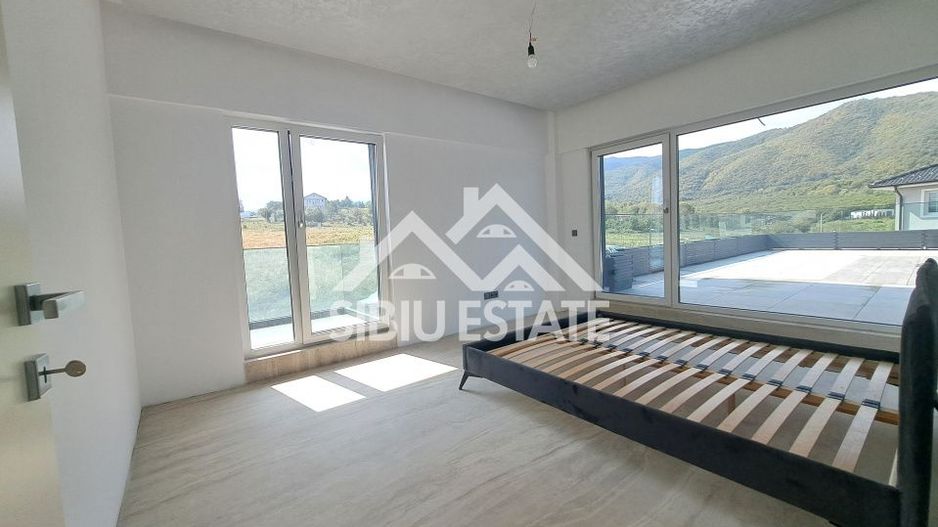 Casa Sibiu Cisnadioara, garaj, piscina, terase panoramice - Poză 9