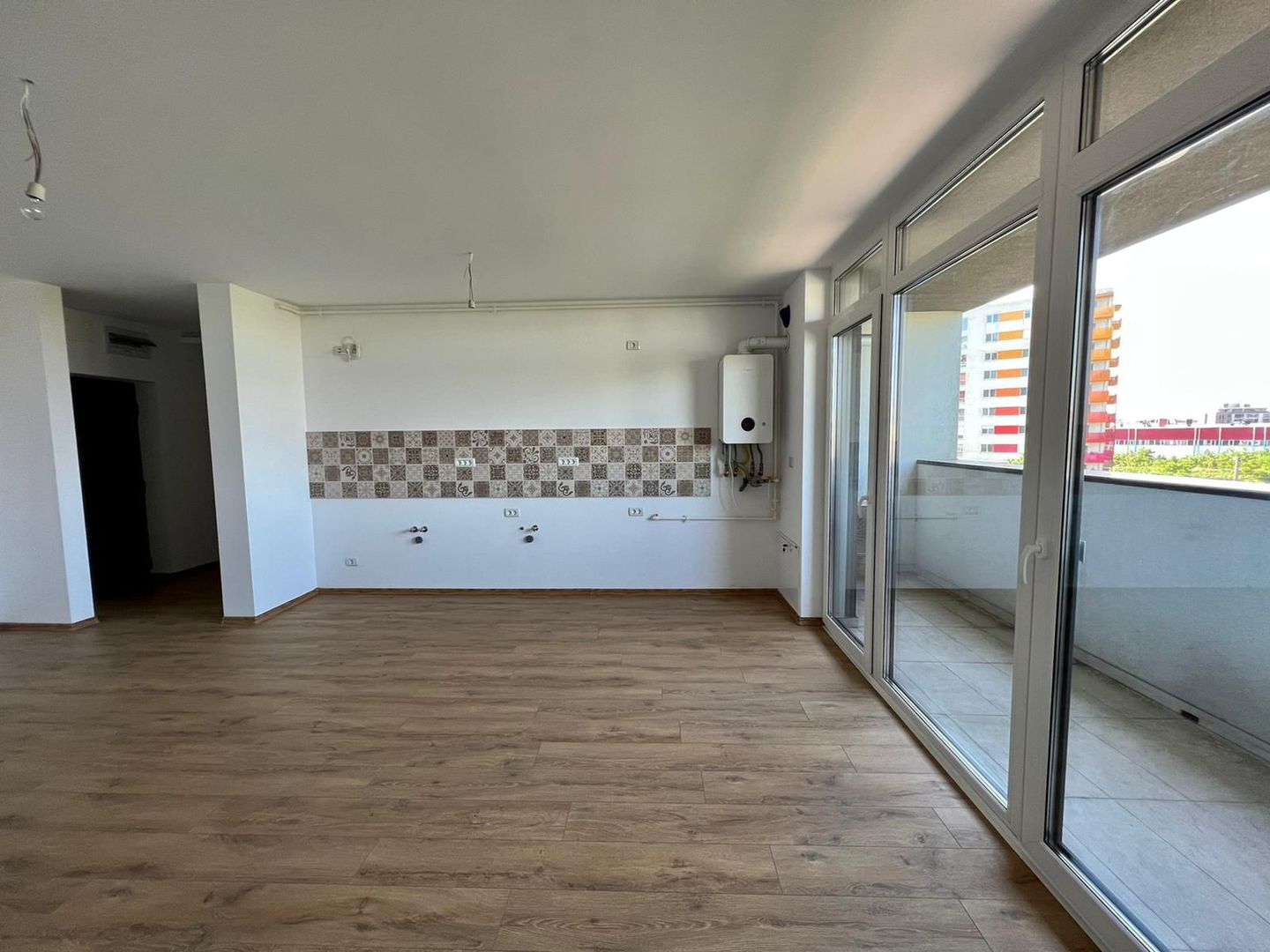 Apartament 2 camere, zona Soarelui-Stadion. - Poză 2