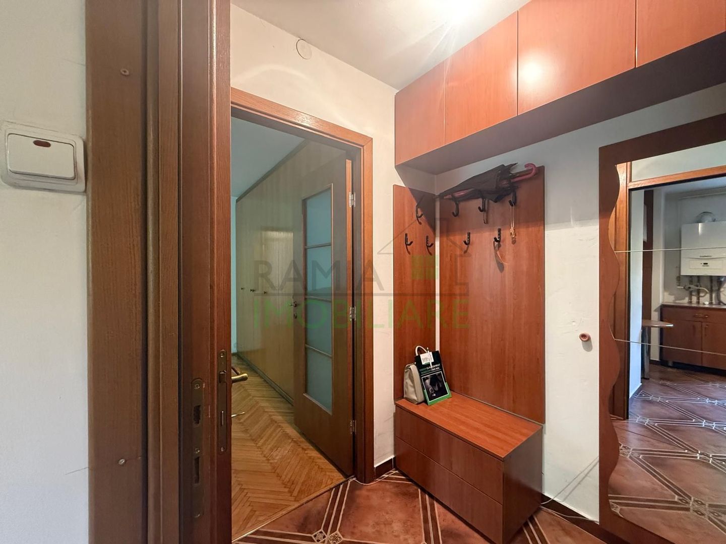 Apartament spațios cu 2 camere, etaj intermediar, mobilat – Astra - Poză 3