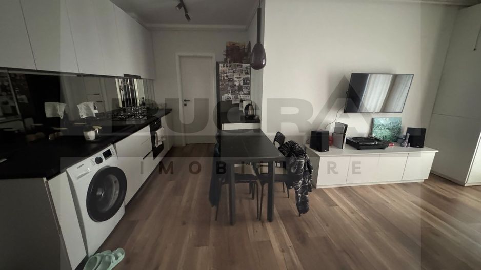 Apartament modern, 2 camere, 2 parcari, zona Eroilor - Poză 2