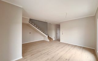 Duplex cu 4 camere, despărțit prin camera tehnica | Mosnita Veche - Poză 4