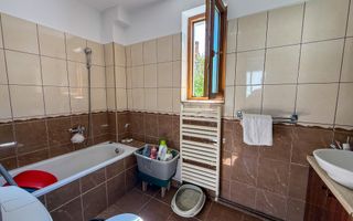 Apartament in vila, etajul 1, Zona Pasapoarte! Garaj inclus in pret! - Poză 9