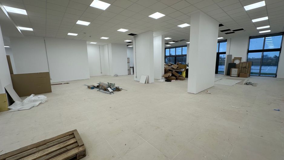 Spatiu comercial 425  mp / 12 locuri de PARCARE - Poză 9