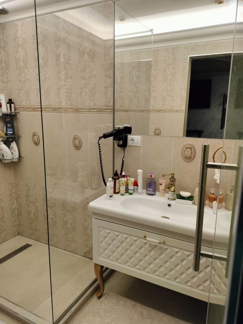 Garsoniera de lux cu jacuzzi și loc de parcare - Poză 4